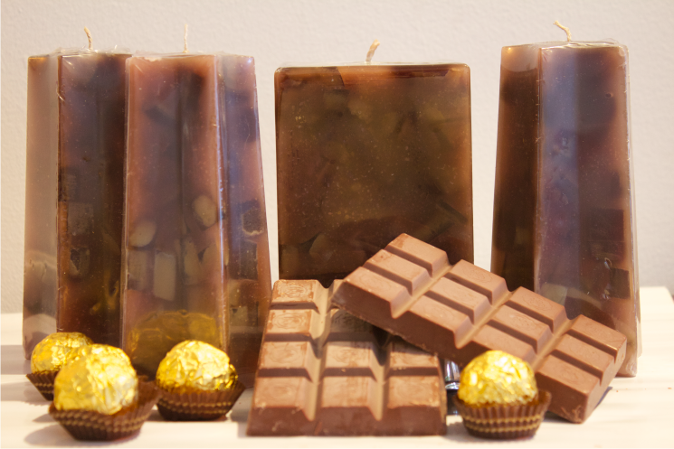 Velas con aroma y color chocolate